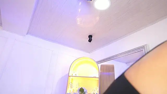 Snapshot of elasummer chatting on February 3, 2026, 12:43 pm elasummer online show from February 3, 2026, 12:43 pm