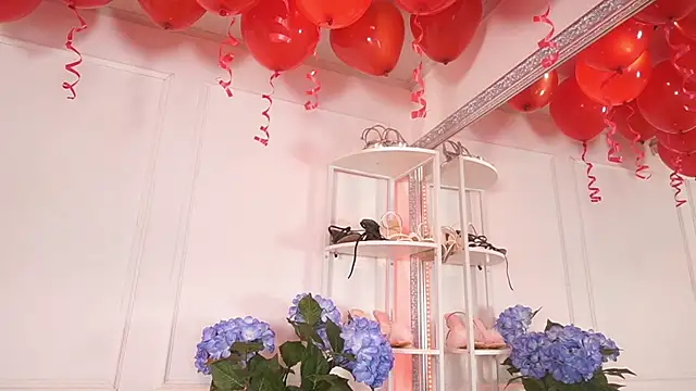 Snapshot of elasummer chatting on February 14, 2026, 1:00 pm elasummer online show from February 14, 2026, 1:00 pm