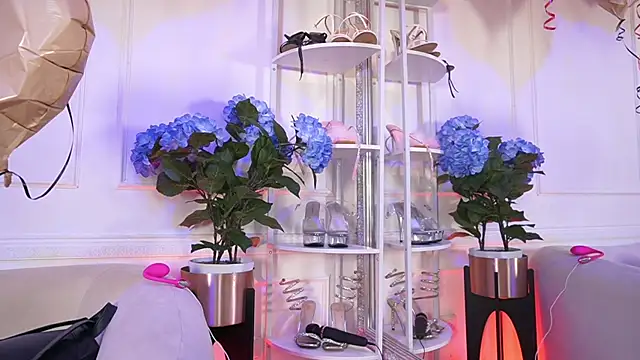 Snapshot of elasummer chatting on February 24, 2026, 1:45 pm elasummer online show from February 24, 2026, 1:45 pm