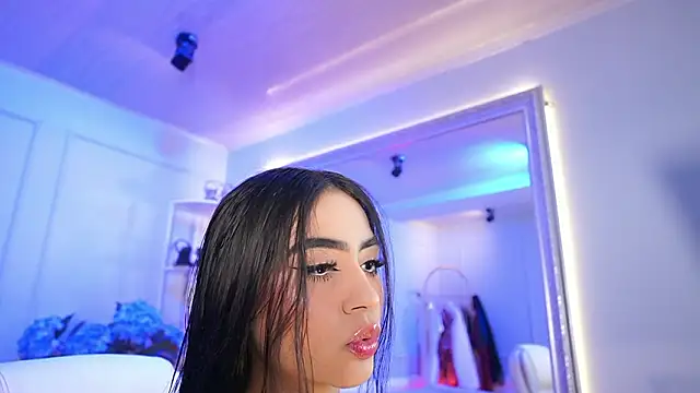 elasummer online show from March 19, 2026, 12:49 pm