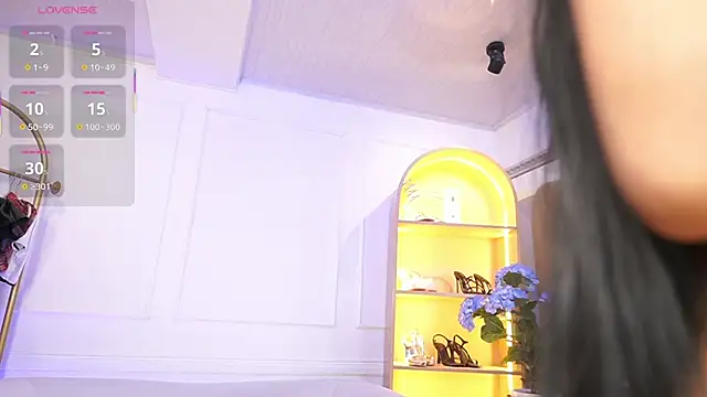 elasummer online show from October 21, 2025, 12:15 pm