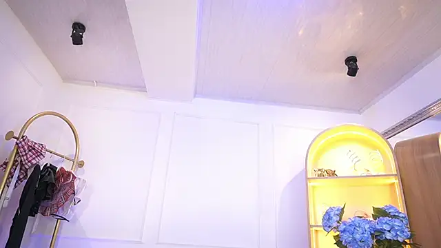 elasummer online show from September 10, 2025, 12:15 pm