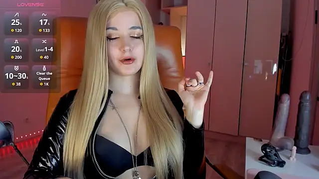 mollyposhh online show from May 9, 2026, 6:11 pm