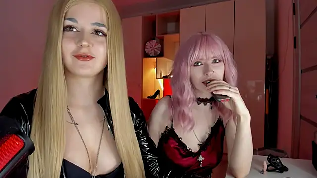 mollyposhh online show from May 15, 2026, 4:38 pm
