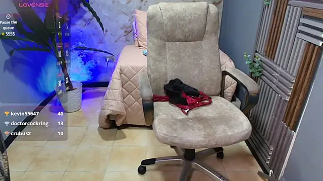 jennaa milf  online show from May 19, 2026, 1:56 am