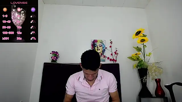 Snapshot of kevin__fox_ chatting on February 24, 2025, 7:19 pm kevin fox online show from February 24, 2025, 7:19 pm