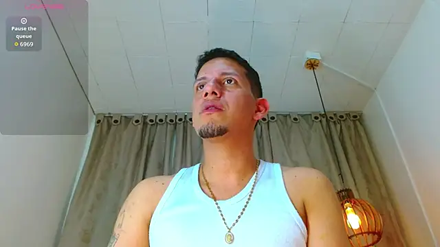 Snapshot of kevin__fox_ chatting on September 12, 2025, 7:35 pm kevin fox online show from September 12, 2025, 7:35 pm
