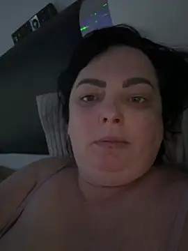 Snapshot of Amandamuller1982 chatting on February 27, 2025, 4:57 am Amandamuller1982 online show from February 27, 2025, 4:57 am