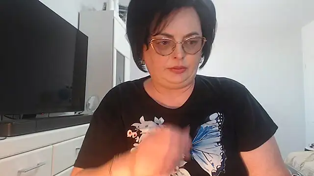 Amandamuller1982 online show from May 7, 2026, 11:24 am