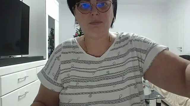 Amandamuller1982 online show from December 22, 2025, 11:27 pm