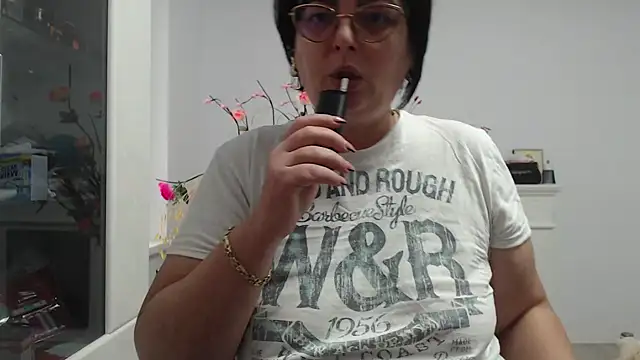 Snapshot of Amandamuller1982 chatting on November 23, 2025, 7:18 am Amandamuller1982 online show from November 23, 2025, 7:18 am