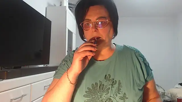 Amandamuller1982 online show from May 16, 2026, 8:30 pm