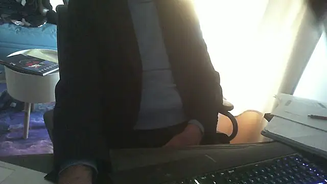 shyfrenchcock1 online show from December 16, 2024, 2:38 pm