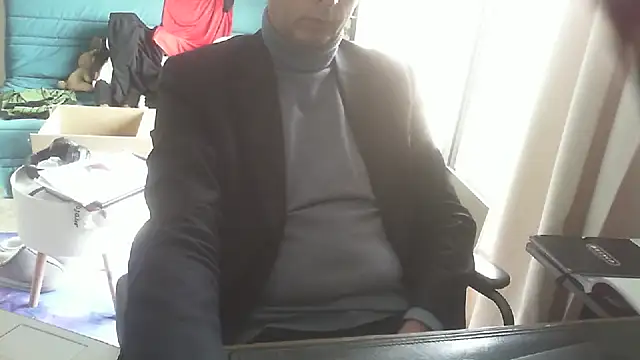 shyfrenchcock1 online show from March 10, 2025, 1:10 pm