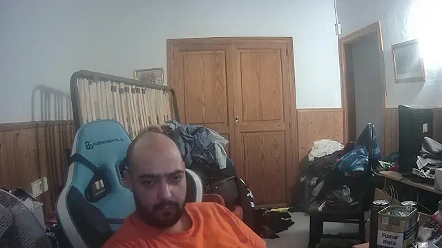 chicomallorca96 online show from October 19, 2025, 2:09 pm