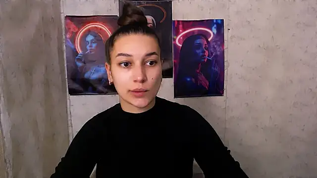 KarolinaRosse  online show from November 22, 2025, 6:45 am