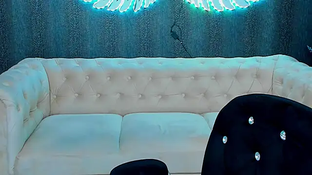 anemarieejolie online show from March 22, 2025, 9:42 pm