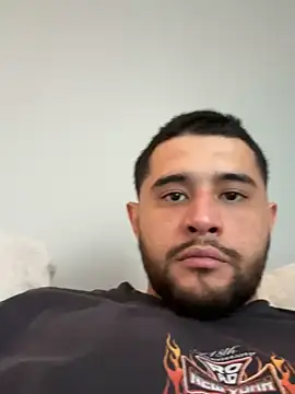 Snapshot of LATINMOBB chatting on December 30, 2024, 7:11 pm LATINMOBB online show from December 30, 2024, 7:11 pm