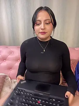 Snapshot of PoliBenett_ chatting on March 3, 2025, 11:14 pm PoliBenett online show from March 3, 2025, 11:14 pm