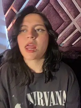 Snapshot of PoliBenett_ chatting on March 20, 2025, 9:35 pm PoliBenett online show from March 20, 2025, 9:35 pm