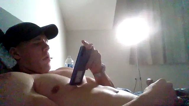 Snapshot of parkerxmuscle chatting on December 25, 2024, 4:12 am parkerxmuscle online show from December 25, 2024, 4:12 am