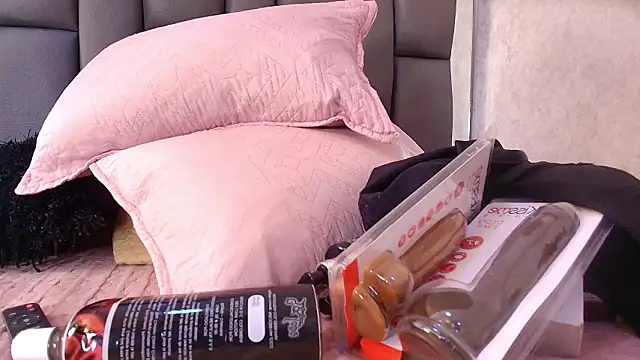 Snapshot of Amy_wats0n chatting on March 18, 2026, 7:15 pm Amy wats0n online show from March 18, 2026, 7:15 pm