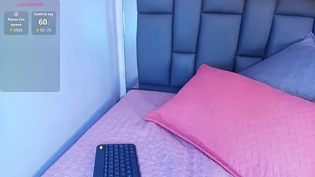 Snapshot of Amy_wats0n chatting on April 8, 2026, 7:04 pm Amy wats0n online show from April 8, 2026, 7:04 pm