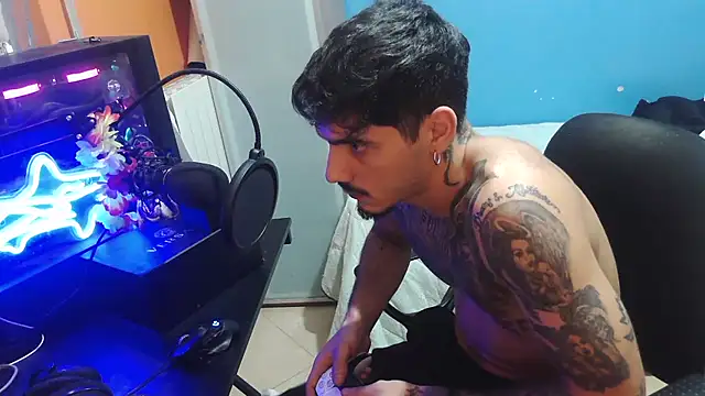 Badboyi1997 online show from October 14, 2025, 12:00 am