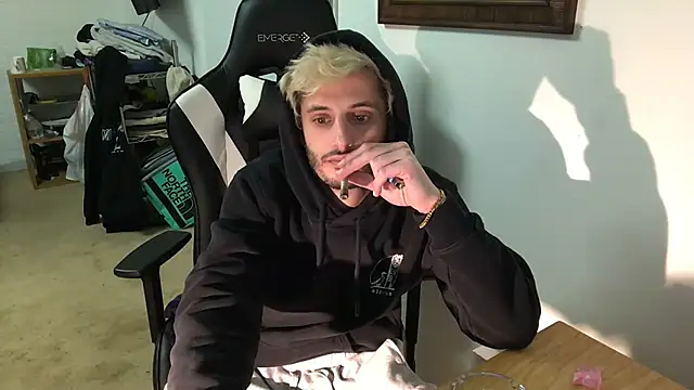 Dylansd online show from March 4, 2025, 6:47 am