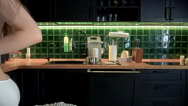 solar bella online show from February 21, 2026, 4:36 am