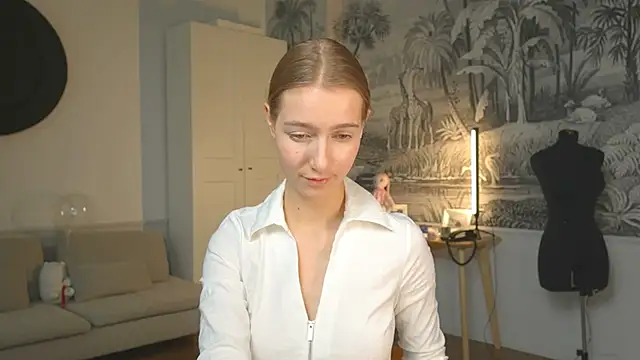 solar bella online show from January 13, 2025, 1:39 pm