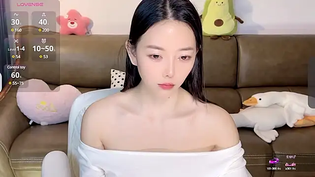 Yilin1999 online show from February 13, 2025, 7:31 pm