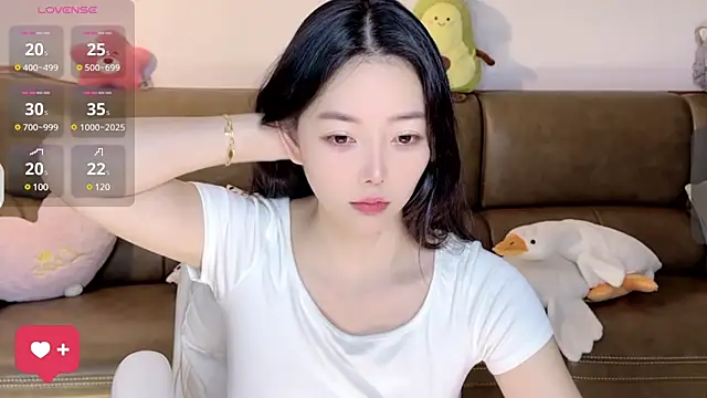 Yilin1999 online show from March 5, 2025, 4:13 am