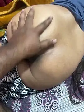 Snapshot of mickey_love chatting on March 29, 2026, 8:10 pm mickey love online show from March 29, 2026, 8:10 pm