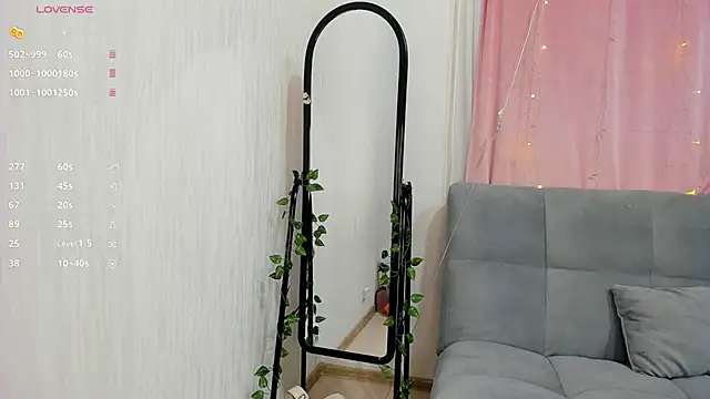 LinaCristonsen online show from January 30, 2025, 3:40 pm