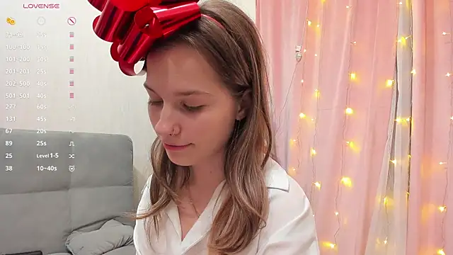 LinaCristonsen online show from December 23, 2024, 1:45 pm