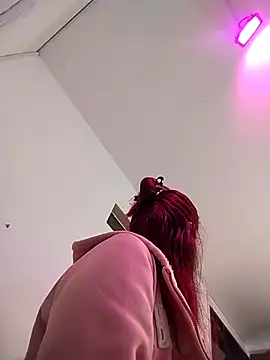 Perla Franco online show from December 3, 2025, 5:08 am