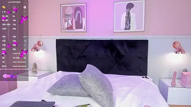 elodie walker online show from November 28, 2025, 1:33 pm