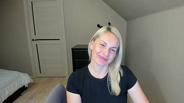 Snapshot of Alicee_Gracee chatting on September 29, 2025, 9:09 pm Alicee Gracee online show from September 29, 2025, 9:09 pm