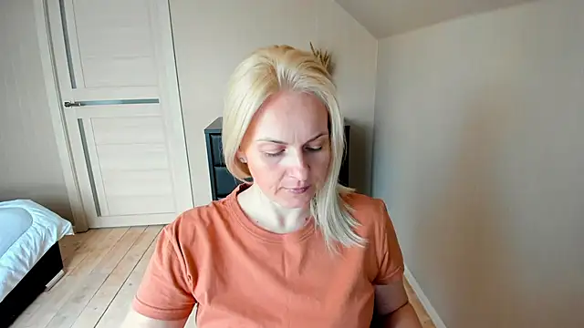 Snapshot of Alicee_Gracee chatting on March 22, 2025, 7:15 am Alicee Gracee online show from March 22, 2025, 7:15 am
