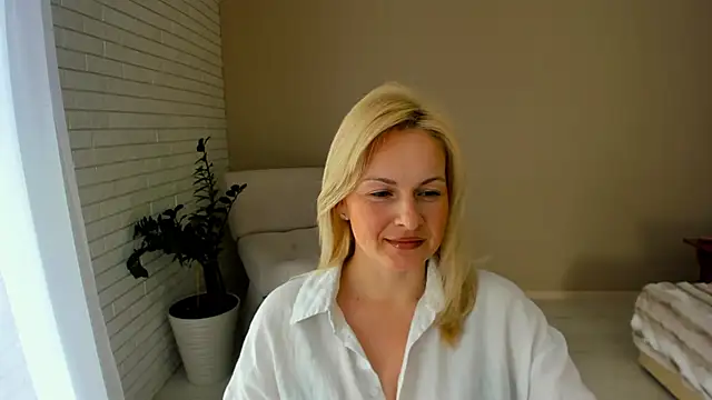 Snapshot of Alicee_Gracee chatting on February 20, 2026, 9:55 am Alicee Gracee online show from February 20, 2026, 9:55 am