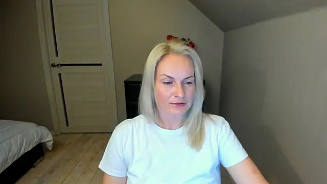 Snapshot of Alicee_Gracee chatting on October 4, 2025, 6:31 pm Alicee Gracee online show from October 4, 2025, 6:31 pm