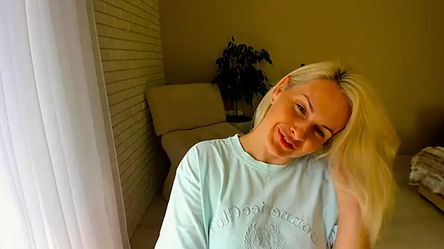 Snapshot of Alicee_Gracee chatting on September 22, 2025, 9:26 am Alicee Gracee online show from September 22, 2025, 9:26 am