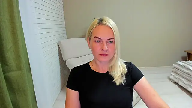 Snapshot of Alicee_Gracee chatting on September 26, 2025, 4:58 pm Alicee Gracee online show from September 26, 2025, 4:58 pm