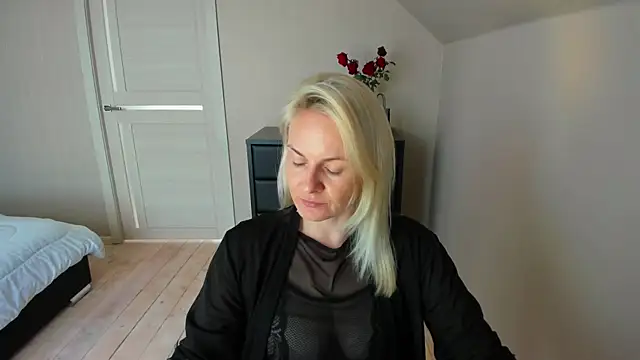 Snapshot of Alicee_Gracee chatting on September 29, 2025, 9:05 am Alicee Gracee online show from September 29, 2025, 9:05 am