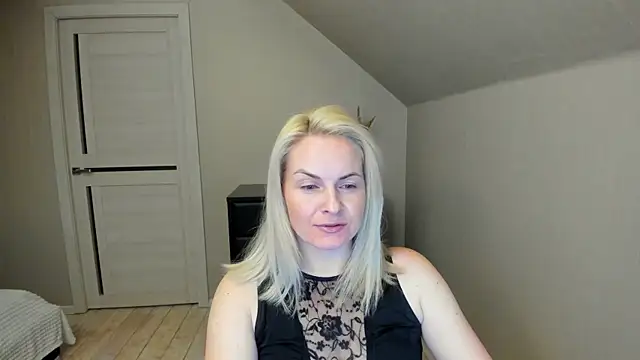 Snapshot of Alicee_Gracee chatting on February 20, 2025, 6:57 pm Alicee Gracee online show from February 20, 2025, 6:57 pm