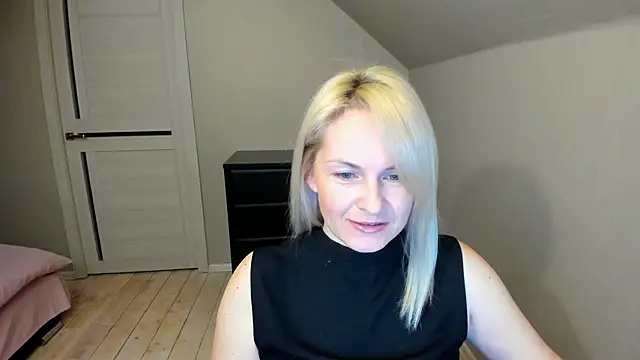 Snapshot of Alicee_Gracee chatting on March 9, 2025, 6:43 pm Alicee Gracee online show from March 9, 2025, 6:43 pm