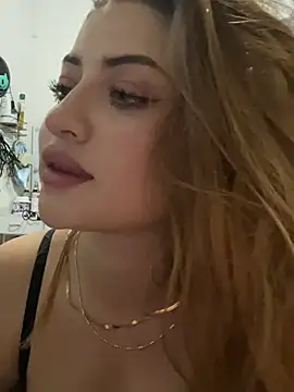 Snapshot of cristal-evanns chatting on May 31, 2026, 6:09 pm cristal-evanns online show from May 31, 2026, 6:09 pm