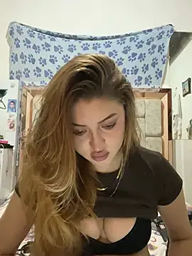 Snapshot of cristal-evanns chatting on May 31, 2026, 5:08 pm cristal-evanns online show from May 31, 2026, 5:08 pm
