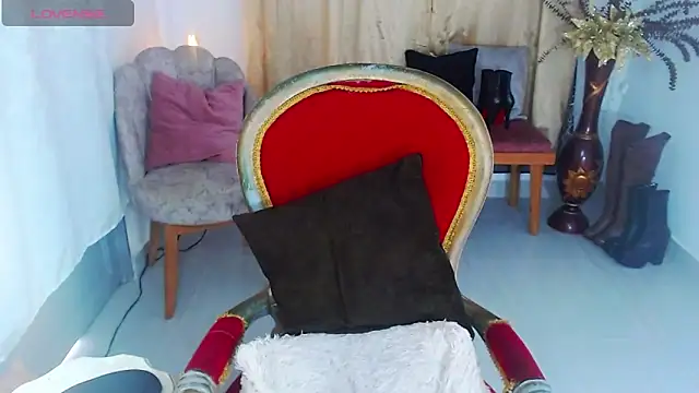 rubyylowell online show from March 27, 2026, 5:03 pm